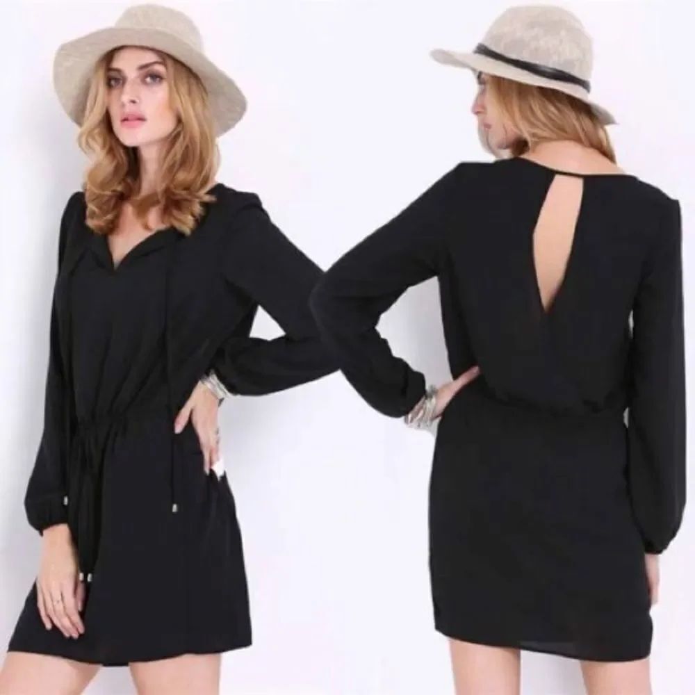 ✨HP✨Black Overalls Long Sleeve V Neck Dress✨
